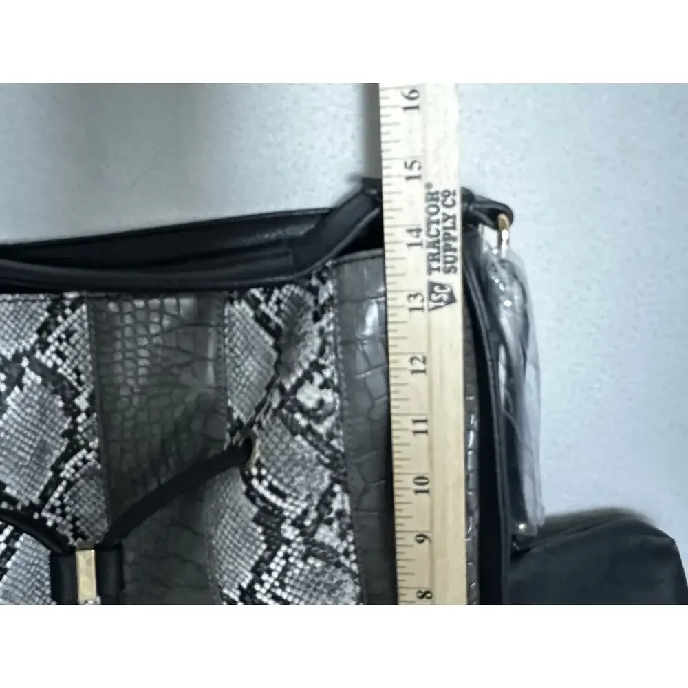 Snakeskin Print Tote Bag Silver Black Faux Leather Shoulder Tote w/ Clutch